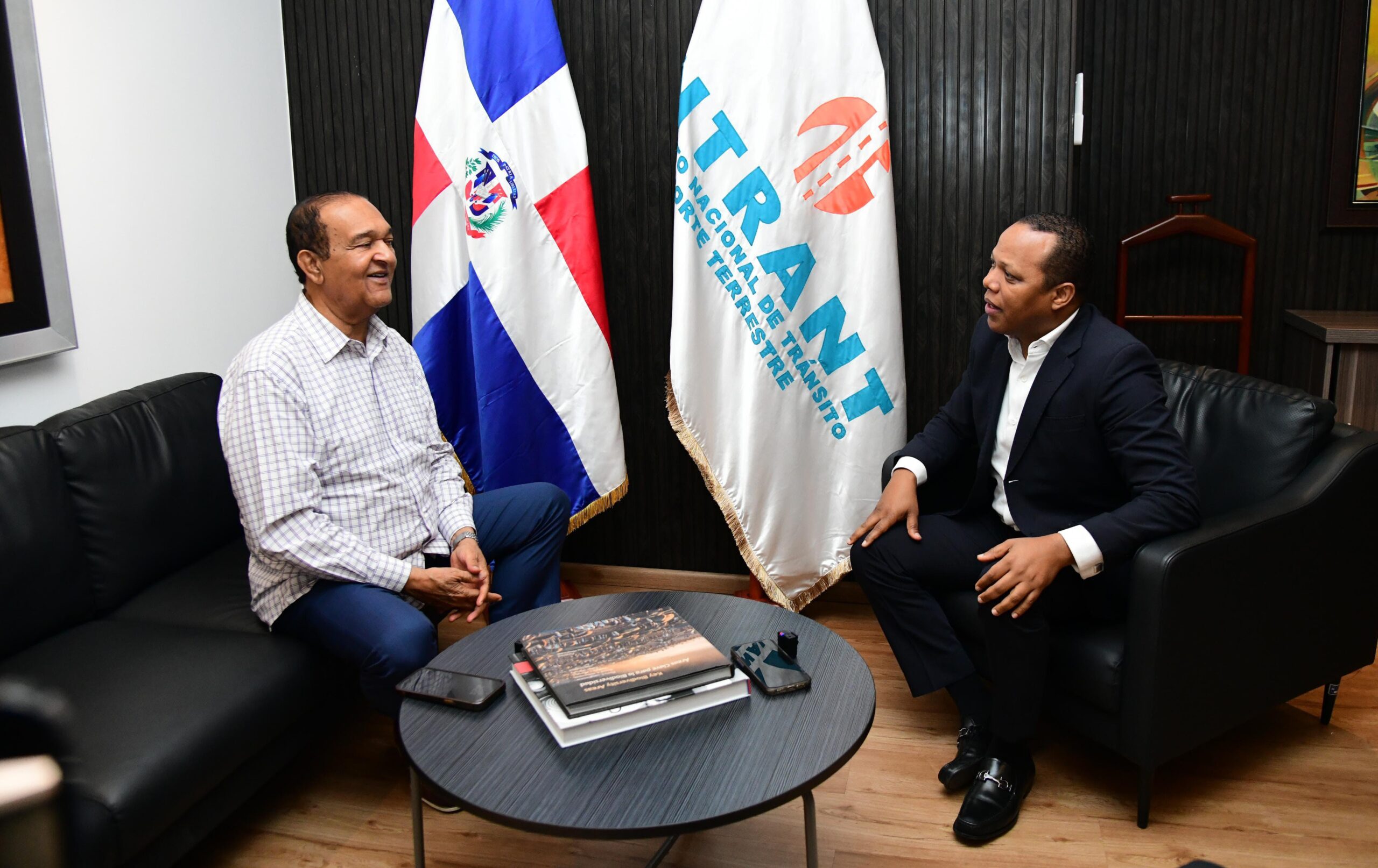Milton Morrison, y Antonio Marte acuerda solución