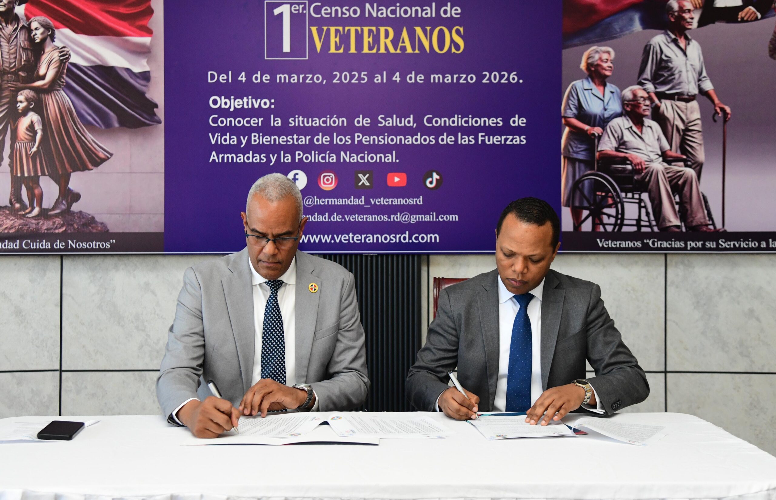 Firma de acuerdo entre INTRANT y la Hermandad de Veteranos Pensionados para integrar a exmilitares y expolicías al voluntariado de seguridad vial.