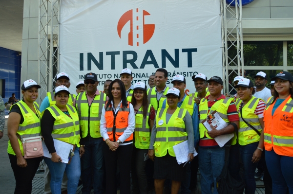 Directora del INTRANT exhorta a las familias dominicanas a transitar con precaución para iniciar el nuevo año sin víctimas por el tránsito.