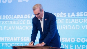 Presidente Abinader presenta Pacto Nacional por la Seguridad Vial para involucrar a los sectores representativos de la sociedad con el fin de resolver los problemas del tránsito