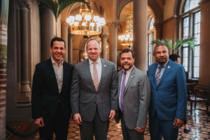 Hugo Beras impulsa reciprocidad de Licencias de Conducir RD en Senado de New York