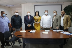 INTRANT firma convenios con asociaciones comerciantes del GSD
