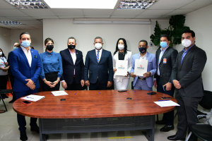 Iniciará plan piloto Ciudad Inteligente con unidades eléctricas en  paradas de mototaxis del Gran Santo Domingo