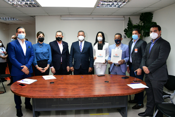 Iniciará plan piloto Ciudad Inteligente con unidades eléctricas en  paradas de mototaxis del Gran Santo Domingo