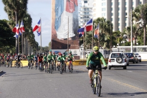Realizan recorrido navideño en bicicleta