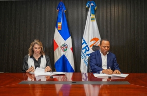 Laboratorio Referencia firma acuerdo con el INTRANT en apoyo al Pacto Nacional por la Seguridad Vial