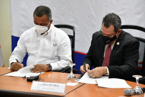 INTRANT Y PROMIPYME firman convenio para transformación del transporte de dos ruedas