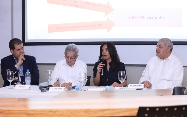 Directora del INTRANT habla sobre Transporte RD en Dialogo de INTEC para la Acción