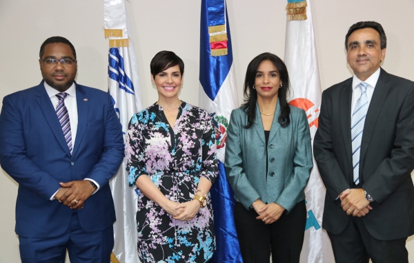 Juan Reyes, Yolanda Martínez, Claudia Franchesca de Los Santos y Víctor Mateo