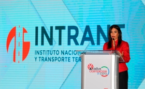 Directora de INTRANT expone logros sector transporte en acto ANADIVE