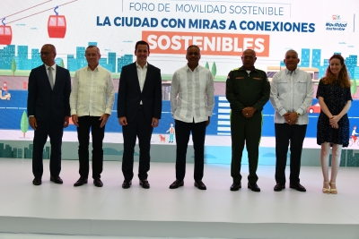 Hugo Beras aborda avances de movilidad en foro “La Ciudad con Miras a Conexiones Sostenibles”