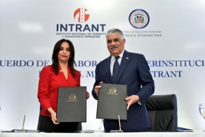 Canciller Miguel Vargas y el Intrant acuerdan renovación de licencias de conducir en consulados dominicanos