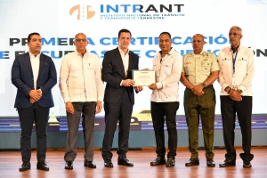 Intrant realiza primera certificación de Escuelas de Conductores