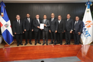 Expresidentes del Colegio de Abogados (CARD) respaldan a Milton Morrison y su gestión frente al INTRANT